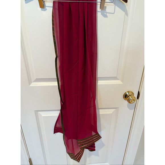 Fuschia Embellished Churidaar - Picture 14 of 15